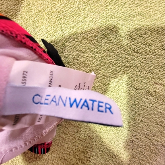 (J11) swimsuit small whole piece - Picture 4 of 5